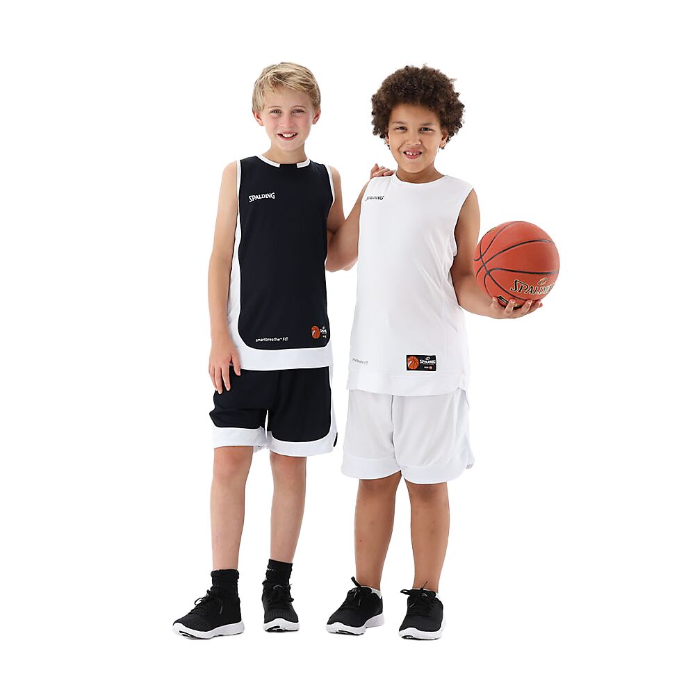 40221339_BKWH_Double Face Set Kids Black-White_onBody_3.png