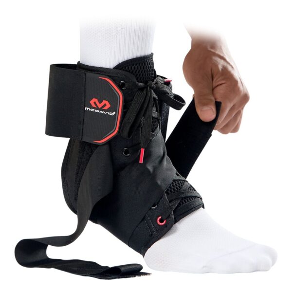 195R-BK_Ankle Brace With Straps Black_Detail.png