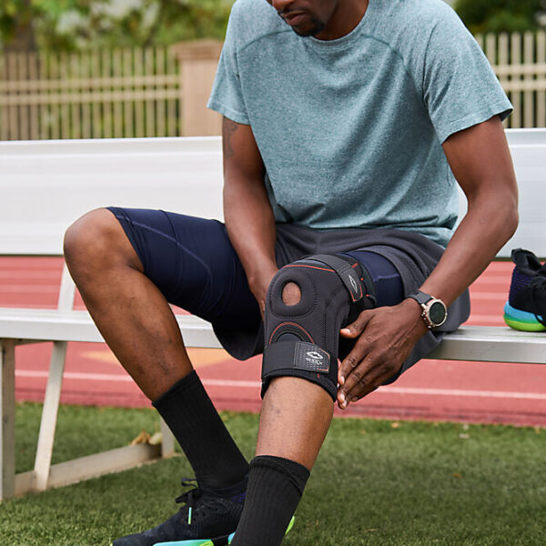 870-BK_Knee Stabilizer With Flexible Support Stays Black_Lifestyle.jpg