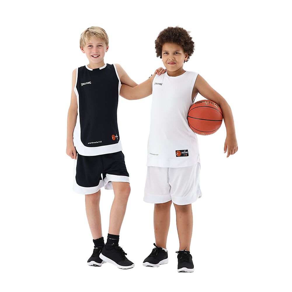 40221339_BKWH_Double Face Set Kids Black-White_onBody_1.png