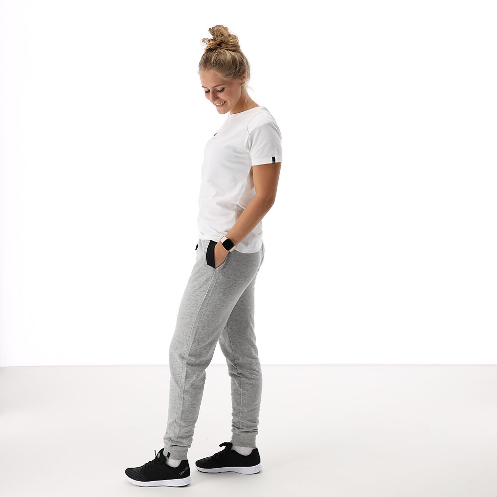 40221630-WH_Essential Tee wmn White_onBody 6.jpeg