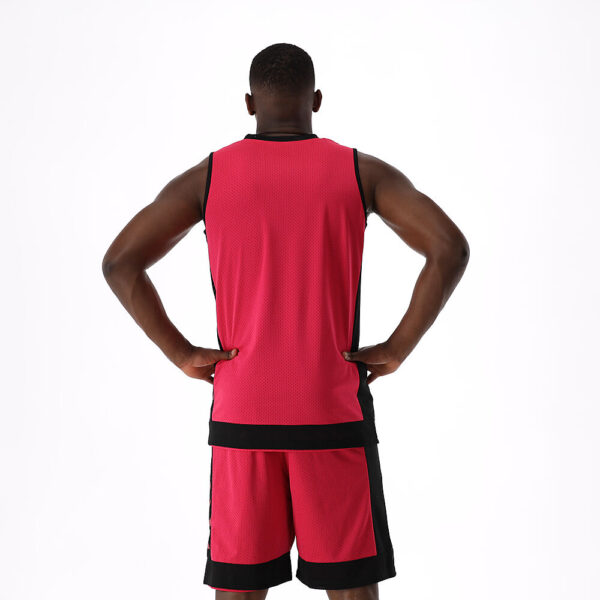 40221207_FUBK_Reversible Tank Top Fuchsia-Black_onBody 7.jpeg