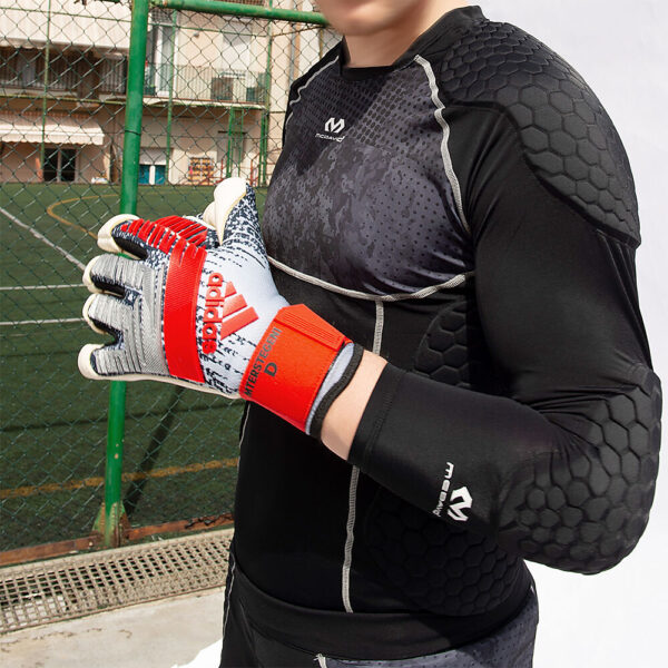 7739R-BKCM_HEX Goalkeeper Shirt Black Camo_Lifestyle 3.jpg