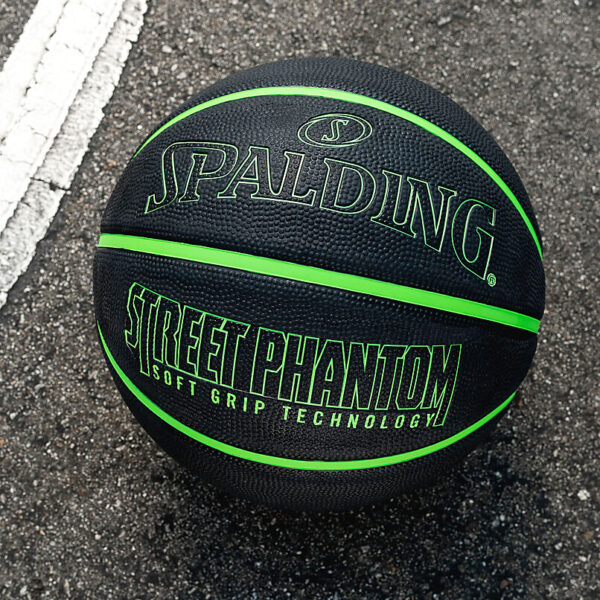 84384Z_Street Phantom Green_Lifestyle.jpg