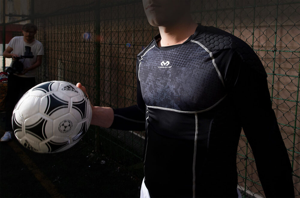7739R-BKCM_HEX Goalkeeper Shirt Black Camo_Lifestyle 2.jpg