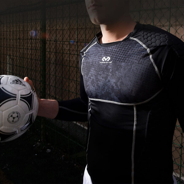 7739R-BKCM_HEX Goalkeeper Shirt Black Camo_Lifestyle 2.jpg