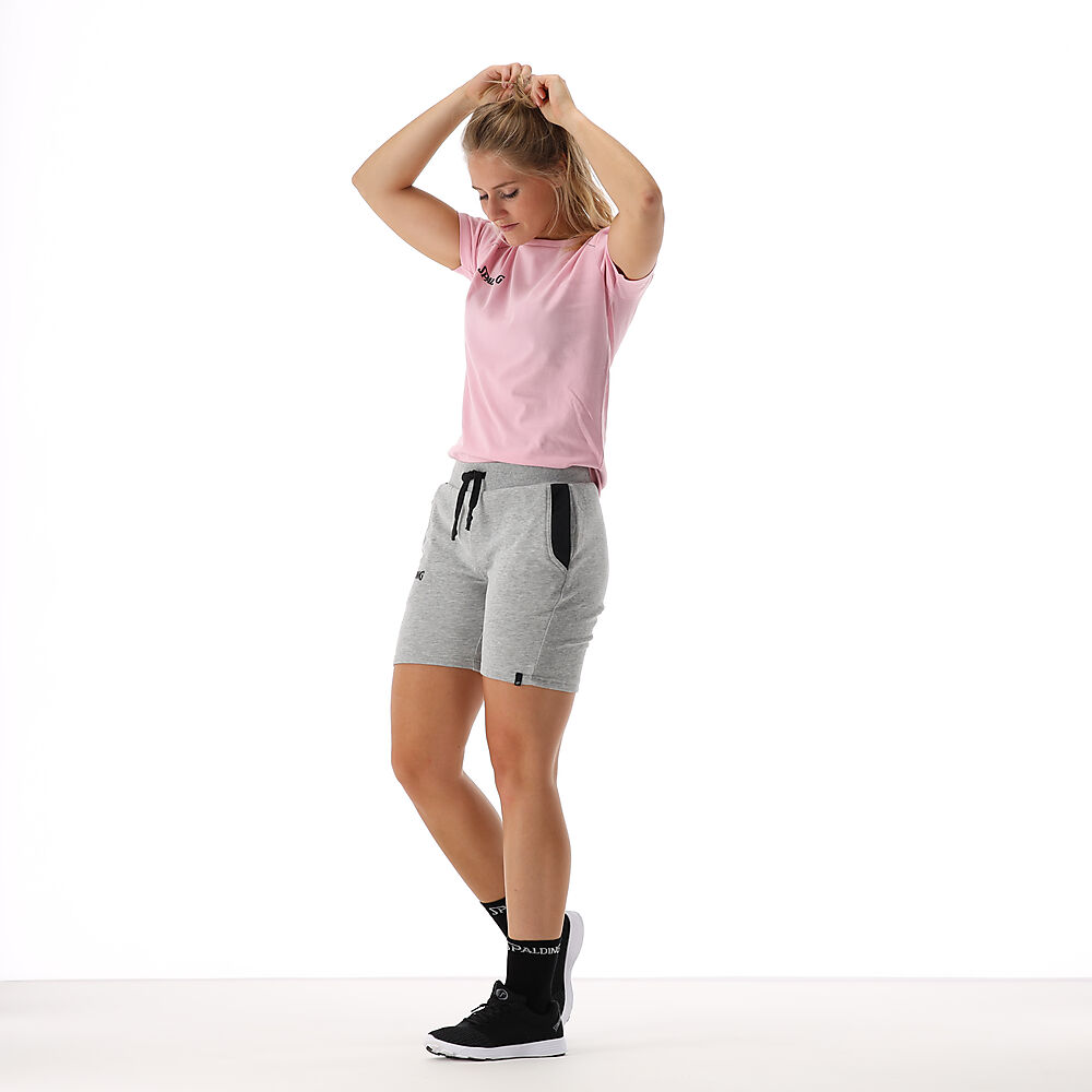 40221630-OP_Essential Tee wmn Pink_onBody 4.jpeg