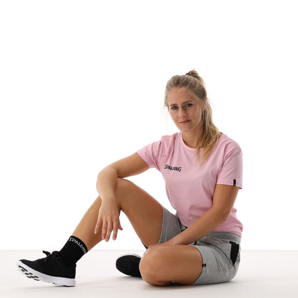 40221630-OP_Essential Tee wmn Pink_onBody 5.jpeg