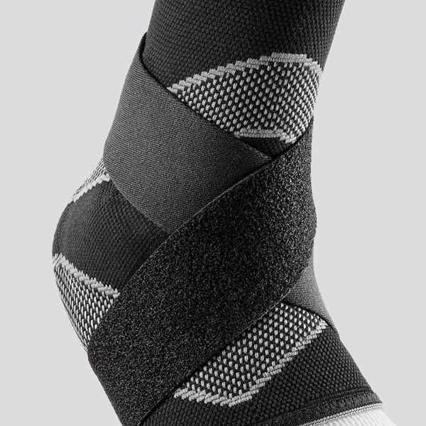5122R-BK_Ankle Sleeve 4-Way Elastic With Figure-8 Straps Black_Detail.jpg