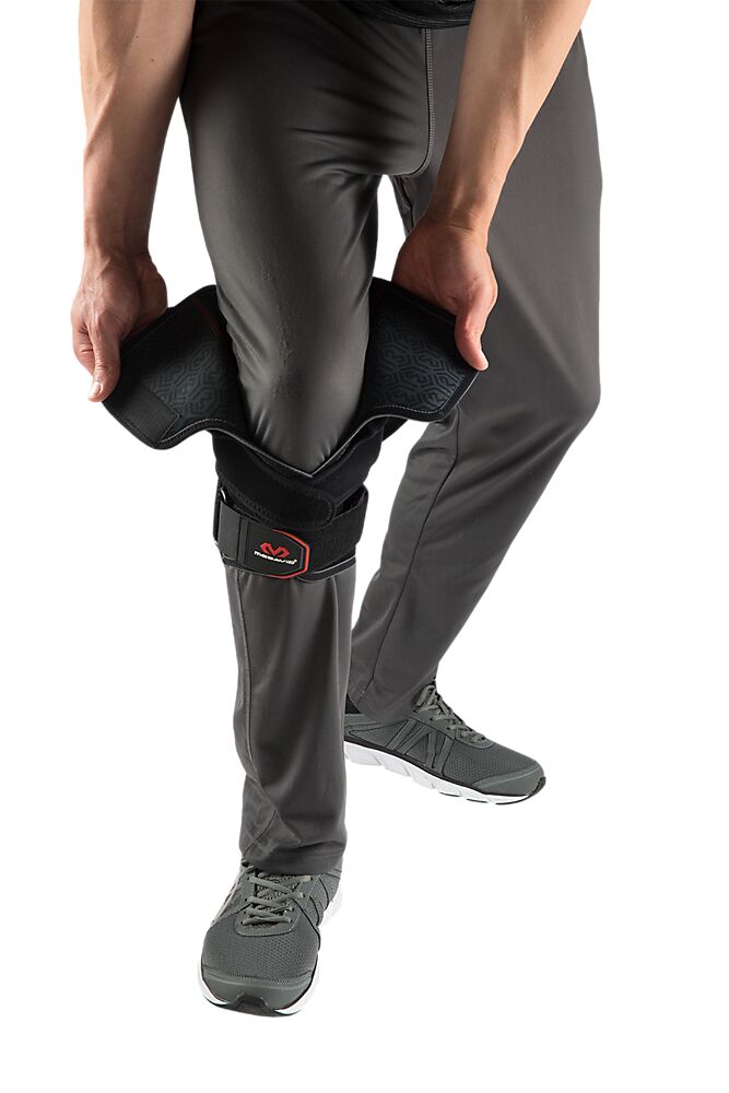 4205R-BK_VOW Knee Wrap With Hinges And Straps Black_Detail 3.png