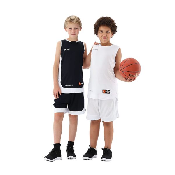 40221339_BKWH_Double Face Set Kids Black-White_onBody_4.png