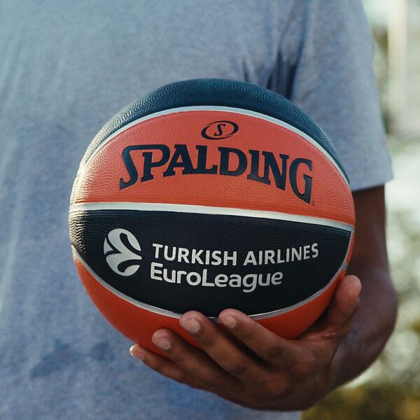 84506Z_Varsity TF-150 EuroLeague_Lifestyle 4.jpg