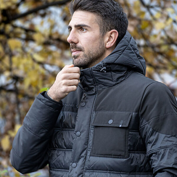 40221938-BK_Parka Black_Lifestyle.jpeg