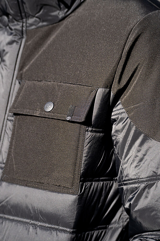 40221938-BK_Parka Black_Lifestyle 4.jpeg