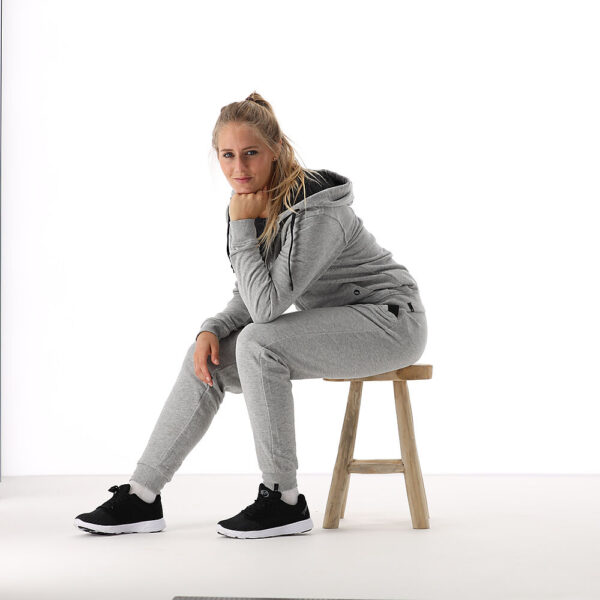 40221512-GM_Flow Hoody Zipper Jacket wmn Grey Melange_onBody 8.jpeg