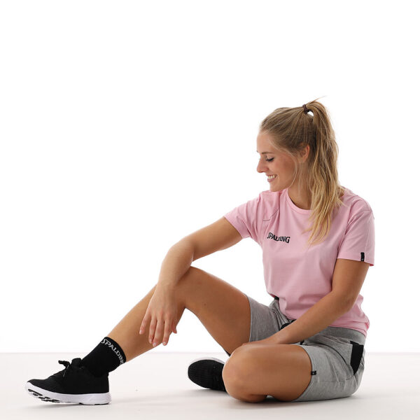 40221630-OP_Essential Tee wmn Pink_onBody 7.jpeg