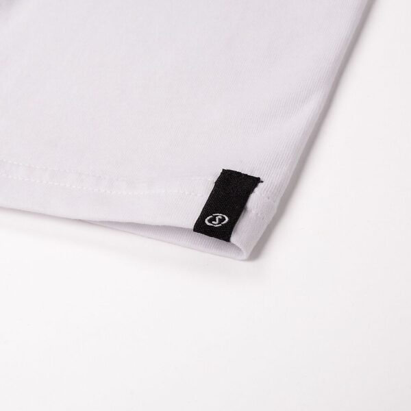 40221630-WH_Essential Tee wmn White_Detail 2.png