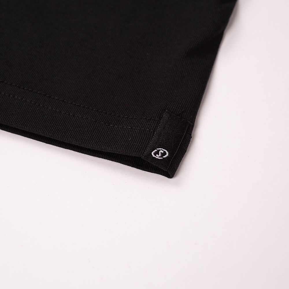 40221627-BKWH_Essential Logo Tee Wmn_Detail-01.png