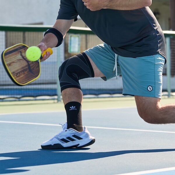 5125R-BK_Knee Sleeve 4-Way Elastic With Gel Buttress Black_Lifestyle 2.png