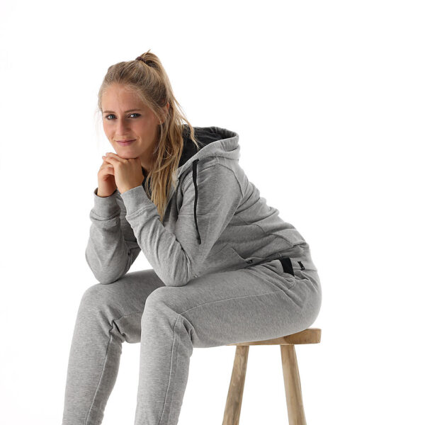 40221512-GM_Flow Hoody Zipper Jacket wmn Grey Melange_onBody 6.jpeg