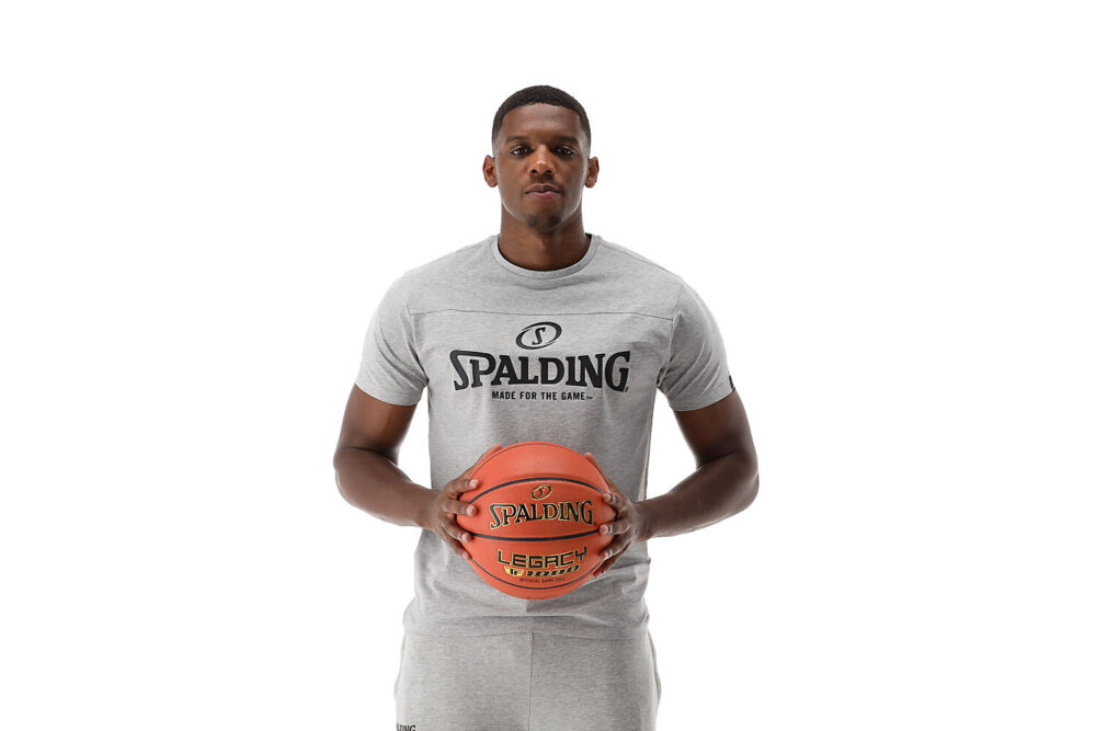 40221626-GM_Essential Logo Tee Grey Melange_onBody 9.jpeg