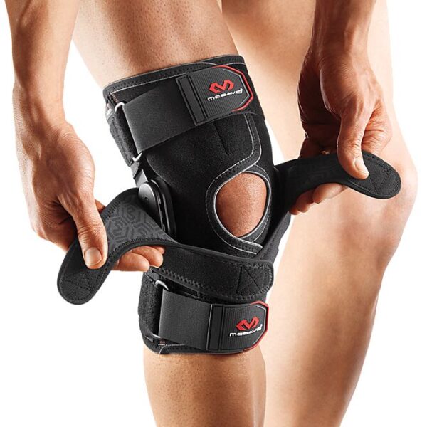 4205R-BK_VOW Knee Wrap With Hinges And Straps Black_Detail.png
