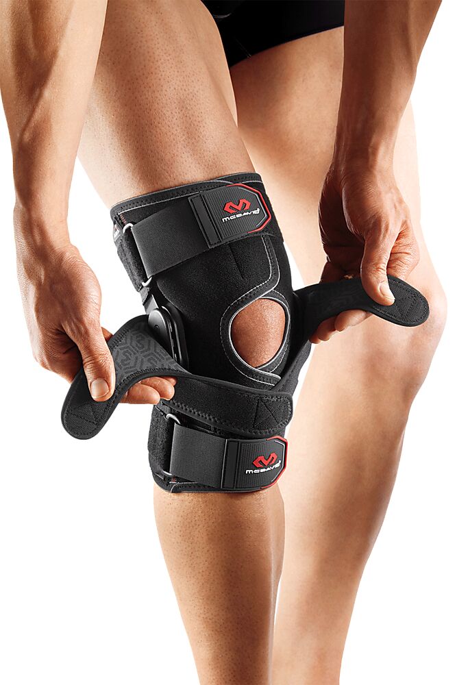 4205R-BK_VOW Knee Wrap With Hinges And Straps Black_Detail.png