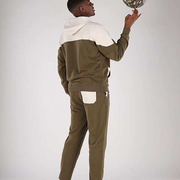 40221811-KHSG_FunkHoodyZipperJacket Khaki-Silver Grey_onBody 8.jpeg