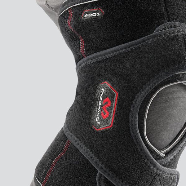 4201R-BK_VOW Knee Wrap With Stays Black_Detail 3.jpg