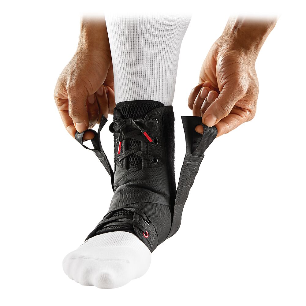 195R-BK_Ankle Brace With Straps Black_onBody.png