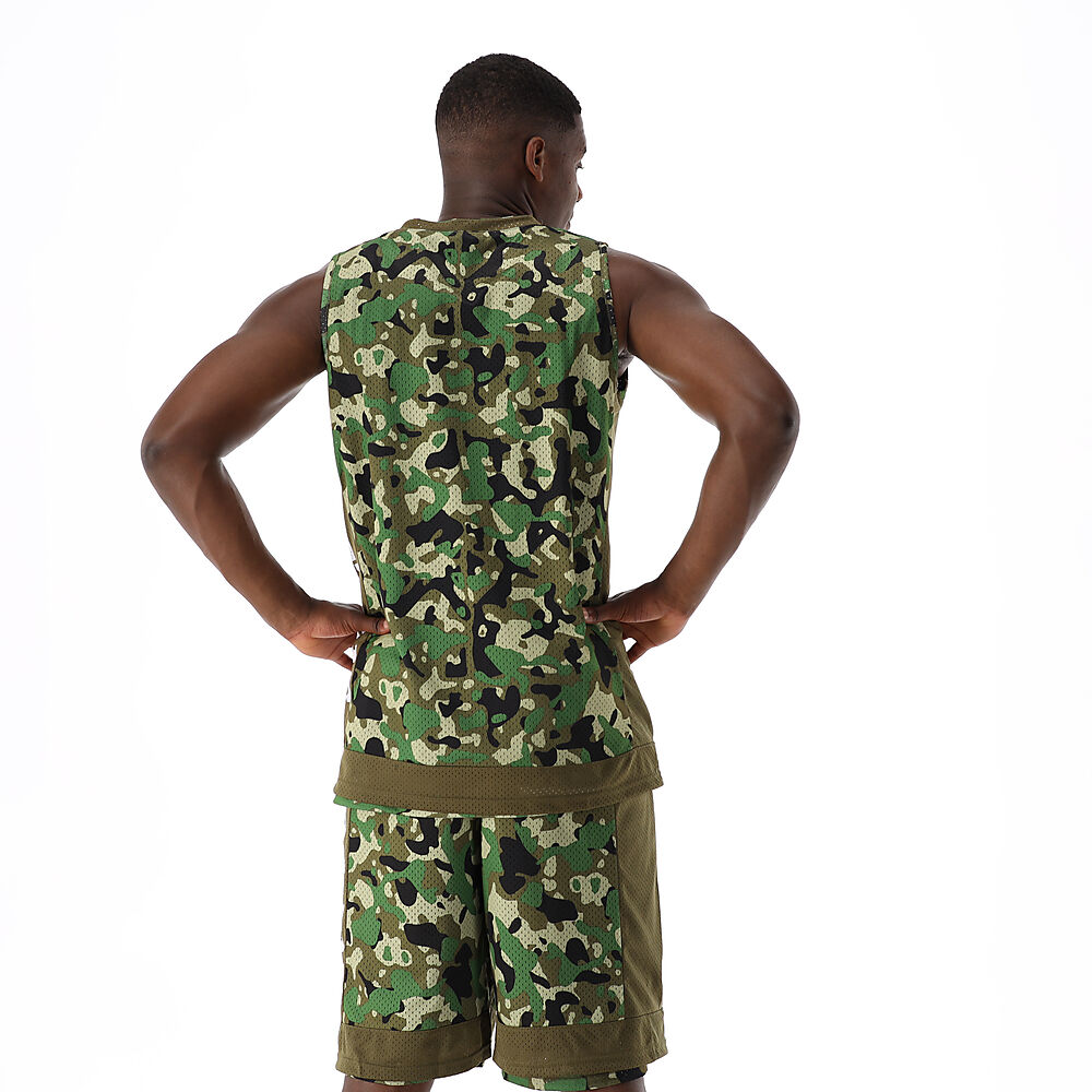 40221207_CMKH_Reversible Tank Top Camo-Khaki_onBody 3.jpeg