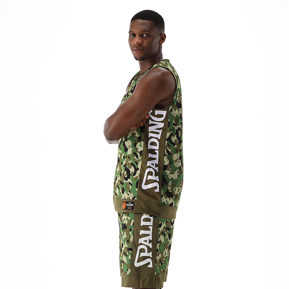 40221207_CMKH_Reversible Tank Top Camo-Khaki_onBody 2.jpeg