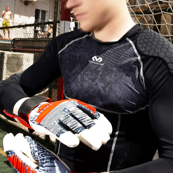 7739R-BKCM_HEX Goalkeeper Shirt Black Camo_Lifestyle 1.jpg