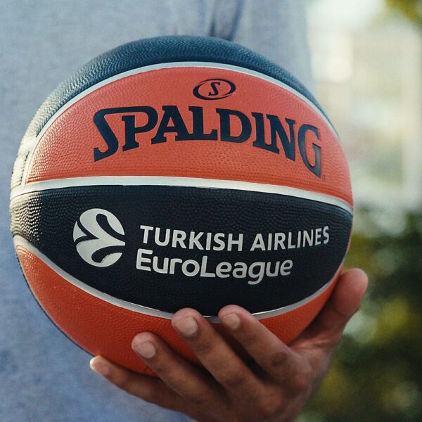84506Z_Varsity TF-150 EuroLeague_Lifestyle 3.jpg