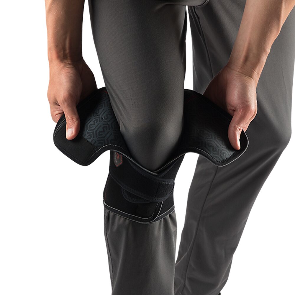 4201R-BK_VOW Knee Wrap With Stays Black_Detail 2.png