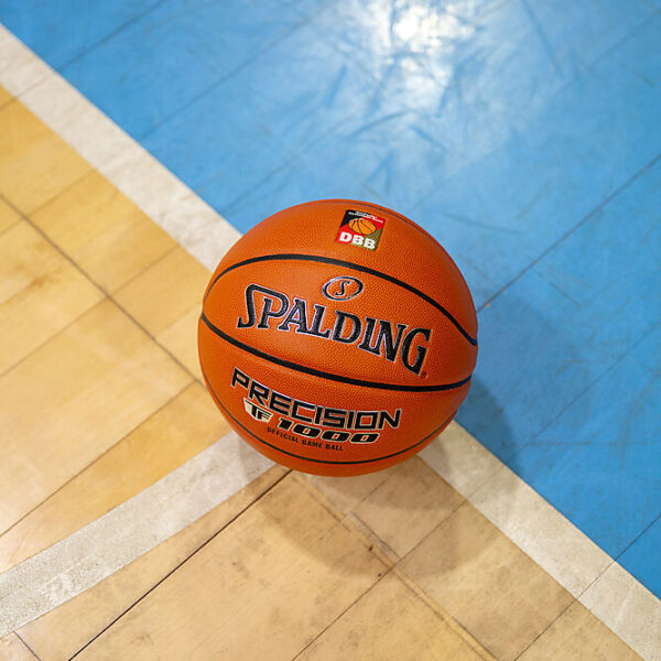 77214Z_Precision TF-1000 DBB_Lifestyle 5.jpg