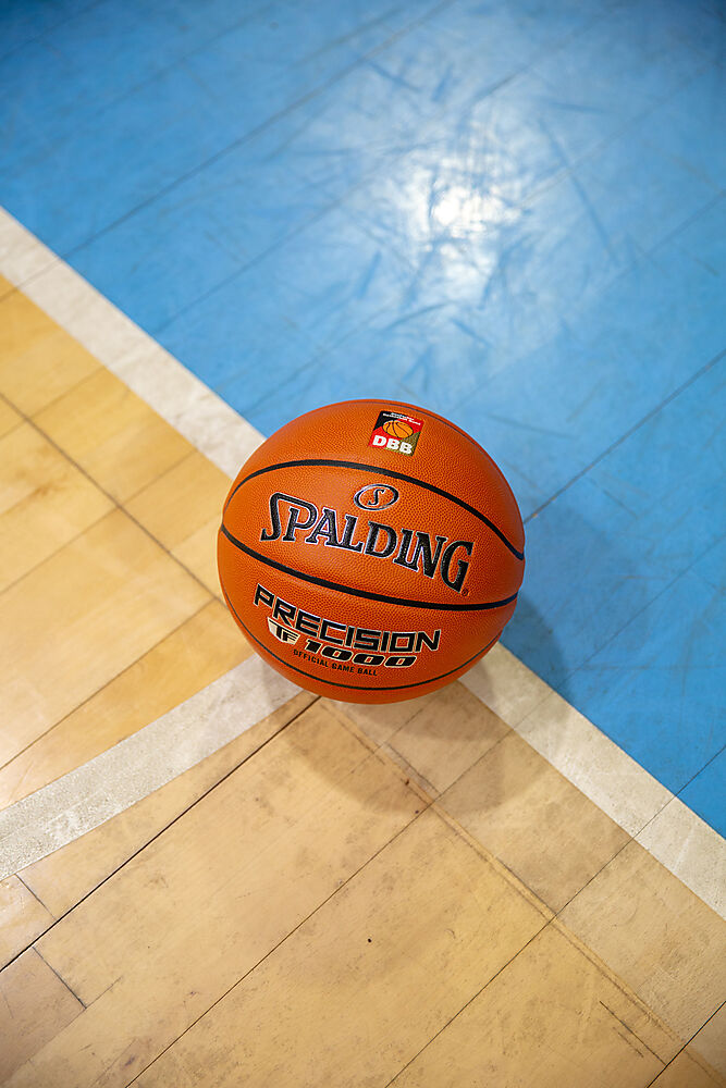 77214Z_Precision TF-1000 DBB_Lifestyle 5.jpg