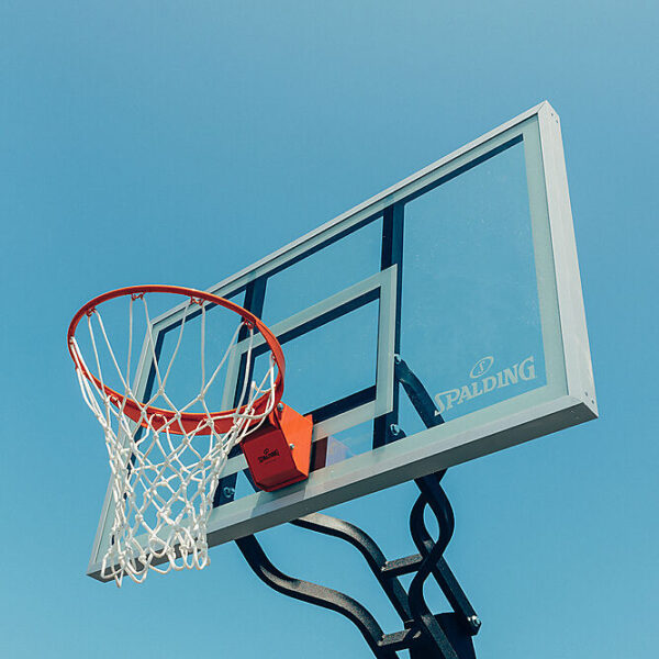 7B1560CN_The Beast 60inch_Lifestyle.jpg