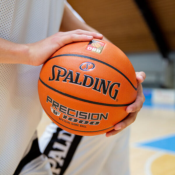 77214Z_Precision TF-1000 DBB_Lifestyle 2.jpg