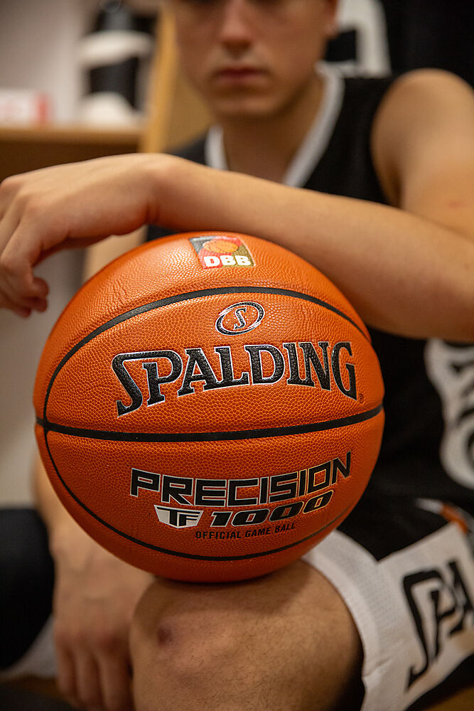 77214Z_Precision TF-1000 DBB_Lifestyle 4.jpg