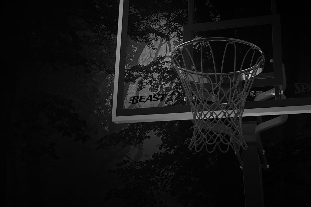 7B1560CN_The Beast 60inch_Lifestyle 2.jpg