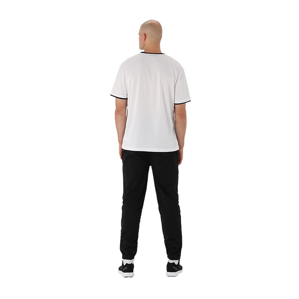 40221409-WH-BK_Shooting Shirt White-Black_onBody 2.png