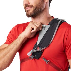30430N-00186_Run Sling 8L Black-Ribbon Red_onBody 4.png