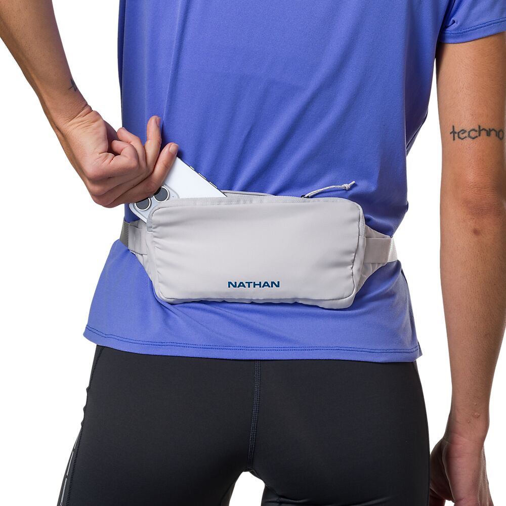 30870N-80190_Marathon Pak 3.0 Vapor Grey-Sailor Blue_onBody 2.png