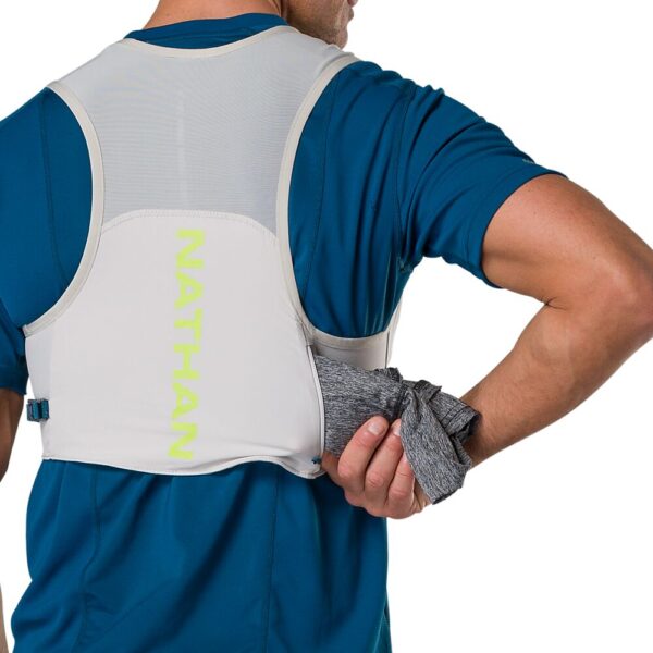 30570N-60011_Pinnacle FeatherLite Vest Vapor Grey_onBody 4.png
