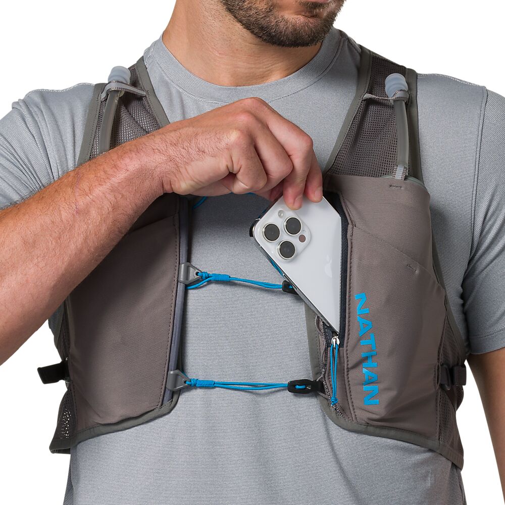 30730N-80222_Pinnacle Breeze 4L Charcoal-Electric Blue_onBody 3.png
