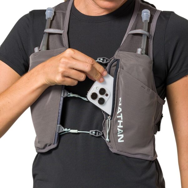30890N-80218_Wm's Pinnacle Breeze 4L Charcoal-Surf Spray_onBody 3.png