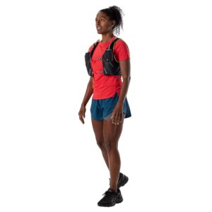 40200N-00027_Wm's Pinnacle 4 Black-Hibisucus_onBody 2.png