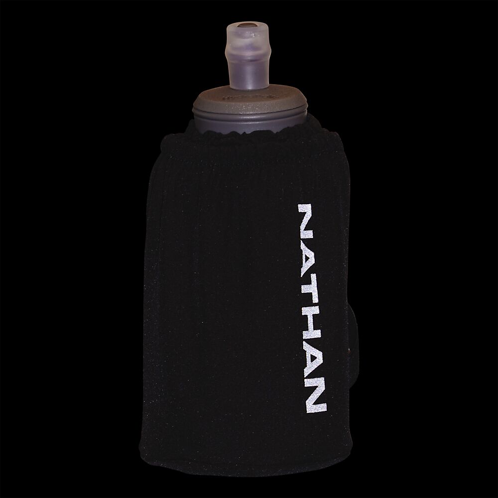 70700N-00010_Pinnacle 18oz Soft Flask Black-Reflective Silver_Detail.png