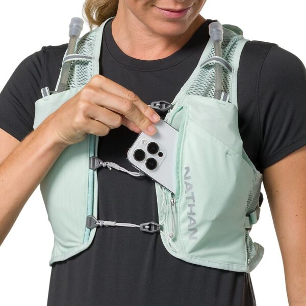 30890N-50215_Wm's Pinnacle Breeze 4L Surf Spray-Reflective Silver_onBody 3.png